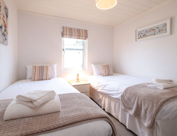 Horizon Lodge - 3 bedroom holiday lodge twin bedroom