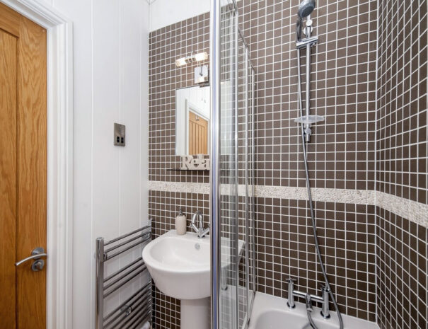 Seaview Lodge - Suffolk Coast Bathroom Ensuite Shower